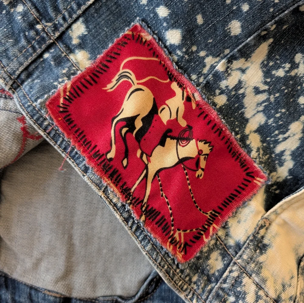 Upcycled Cowgirl Denim Vest w vintage embroidered horses, HANDMADE ITEM - Picture 4 of 6